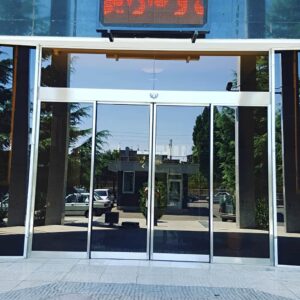 12 مدل درب اتوماتیک شیشه ای فروشگاهی مناسب تردد بالا