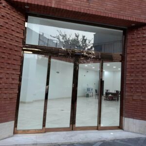 9 نمونه درب شیشه ای لمینت اتوماتیک مخصوص لابی