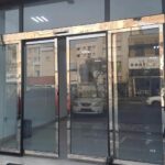 10 طرح درب اتوماتیک شیشه ای فریم دار آلومینیومی