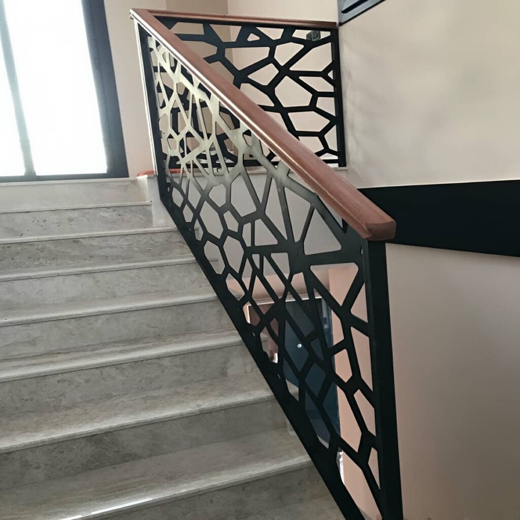سفارش حفاظ لیزری فلزی با طرح هندسی
