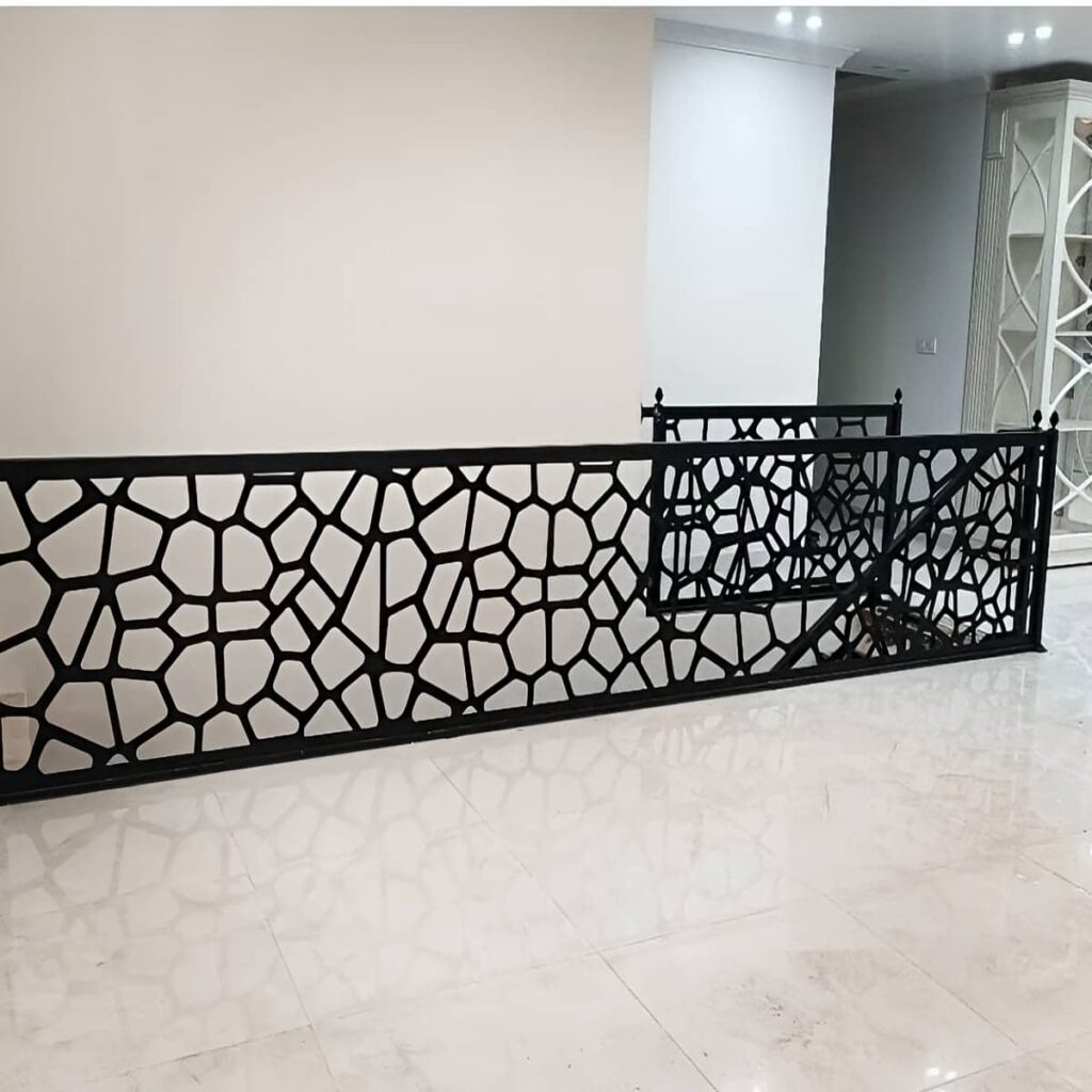 خرید نرده سی ان سی برای راه پله مدرن