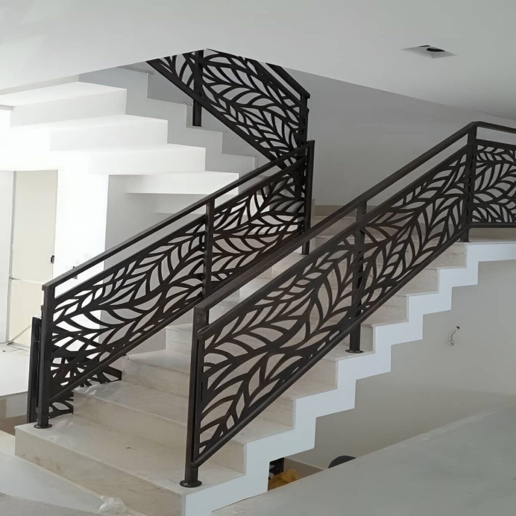 حفاظ CNC مدرن برای درب فلزی