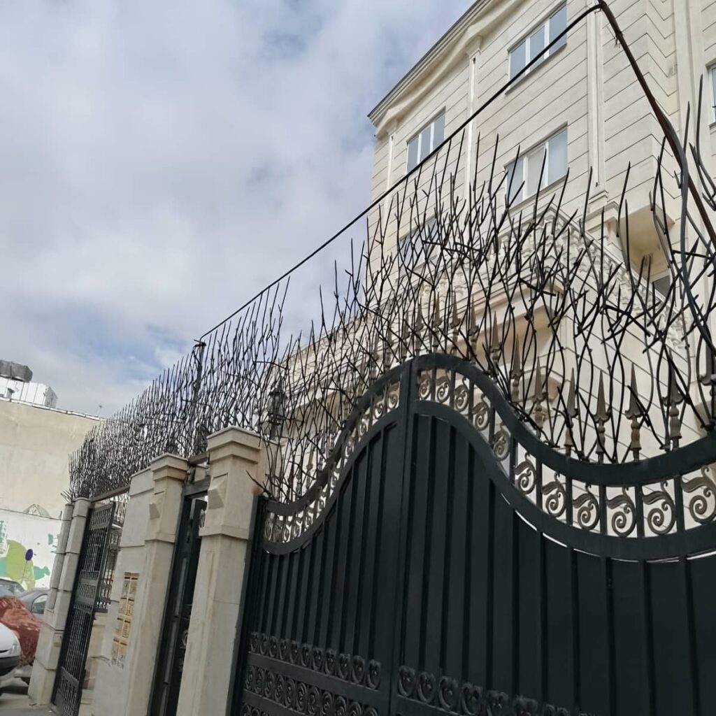 خرید حفاظ دیوار فلزی ردیفی