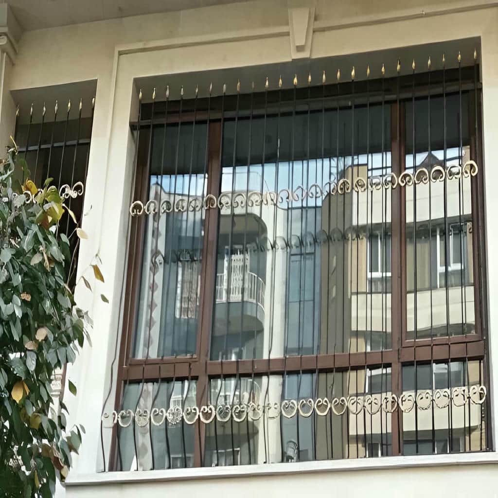 حفاظ پنجره رنگی کوره ای سفارشی