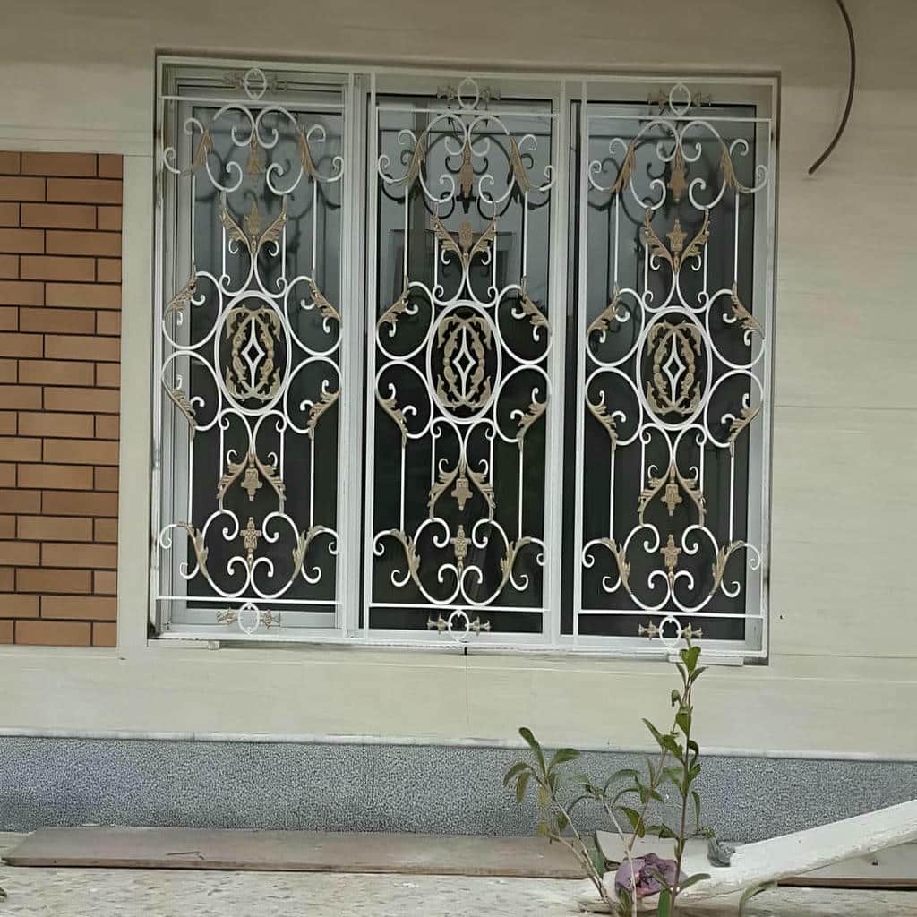 حفاظ پنجره با طرح ساده و منظم