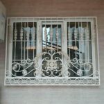 Metal Window Guard for Buildings 489 نرده پنجره فرفورژه گل دار سفارشی