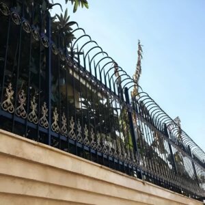 حفاظ سرنیزه ای دیوار حیاط 12 مدل