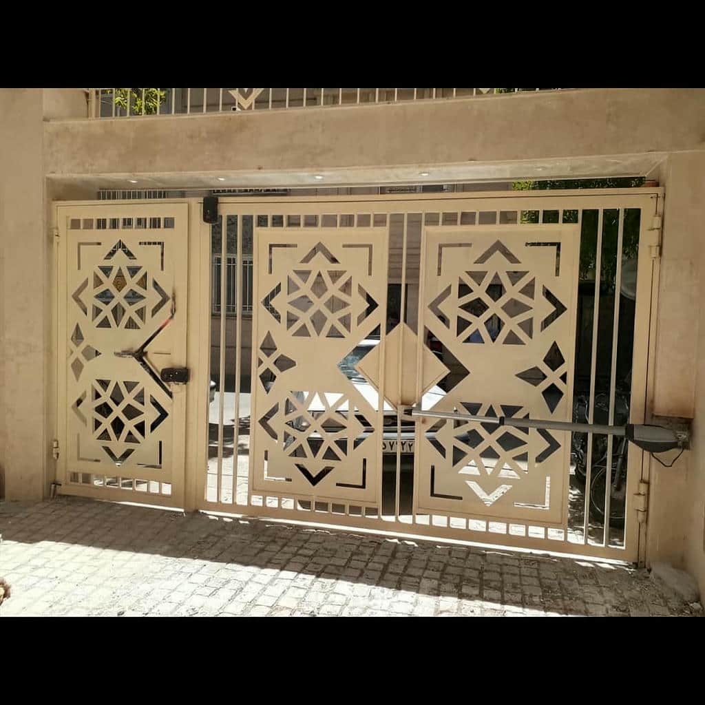 جک پارکینگی کم تردد با فتوسل ایمنی کنار مسیر