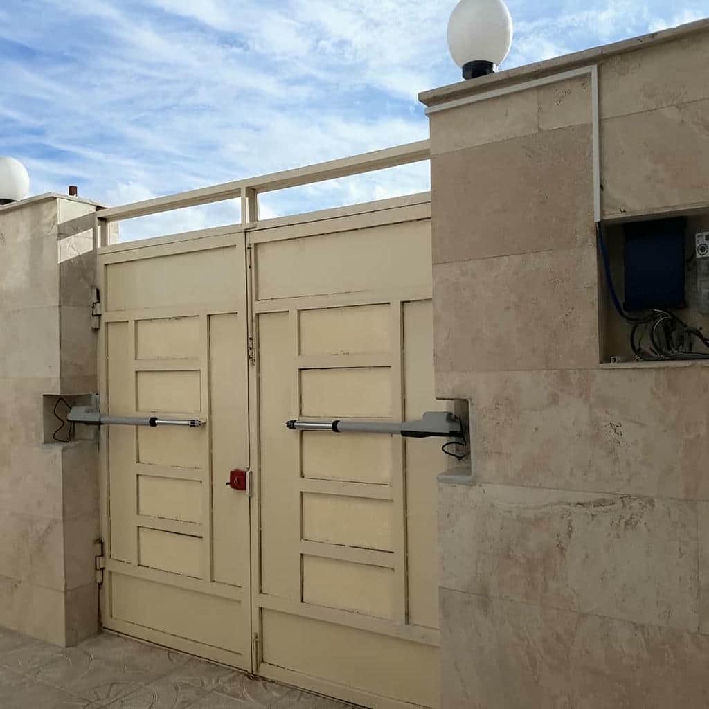 جک ریلی پارکینگ با برد کنترل داخل جعبه محافظ