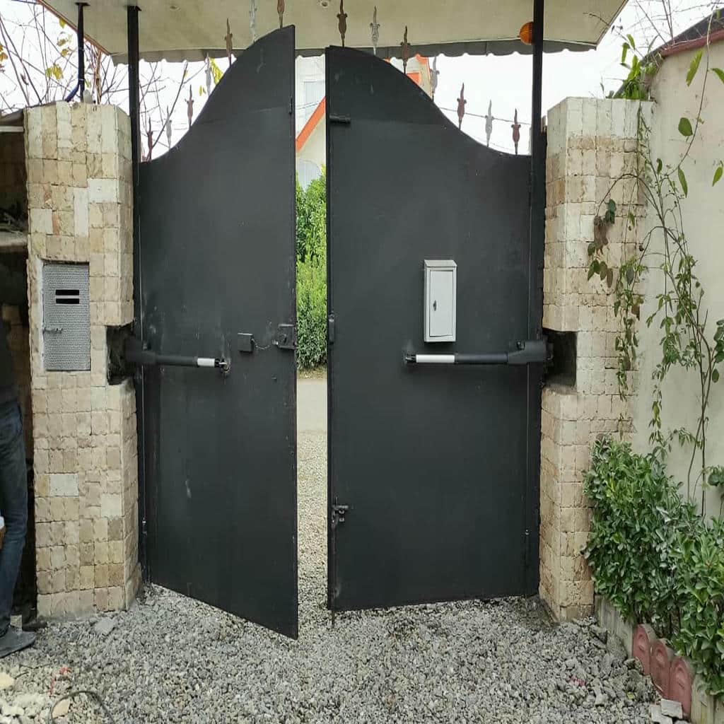 جک درب ویلایی با یراق مناسب برای تردد روزانه