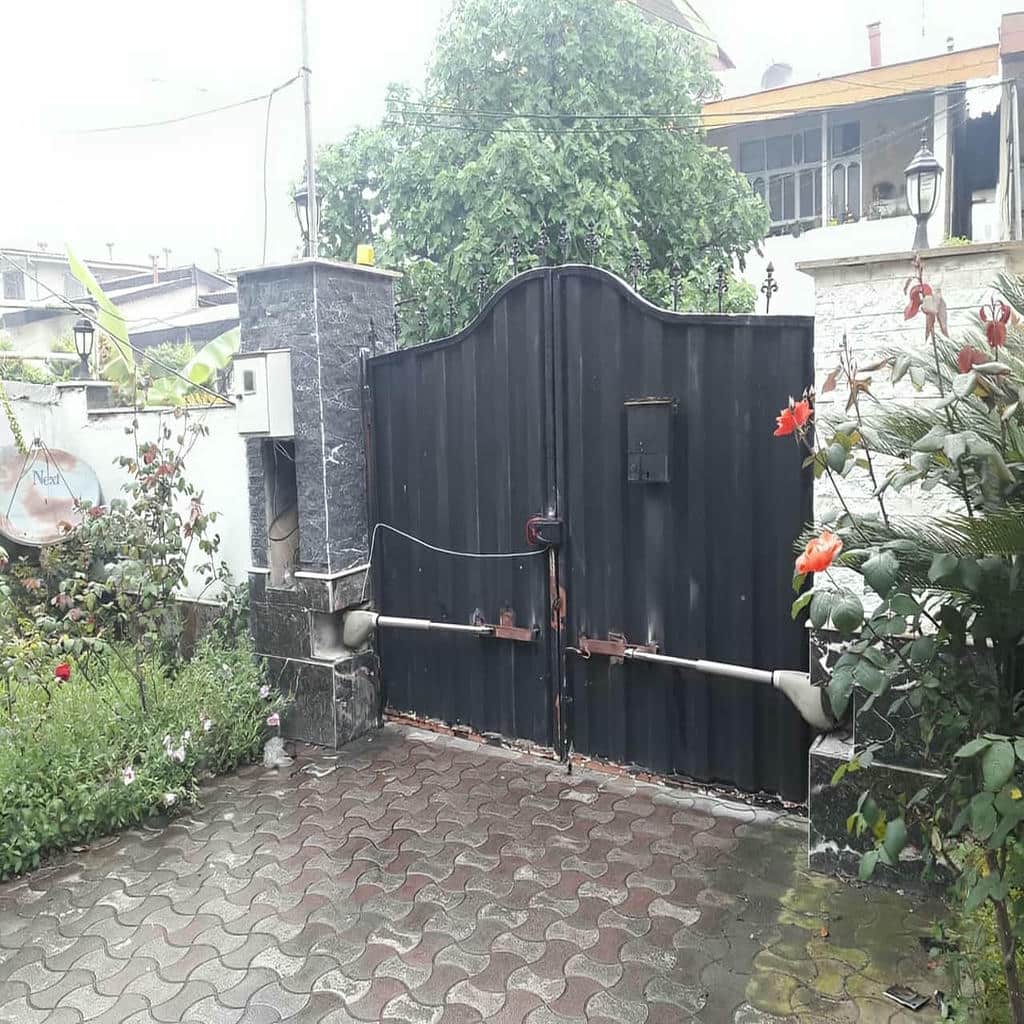 جک درب پارکینگ ایرانی با بازوی مقاوم و پایه محکم