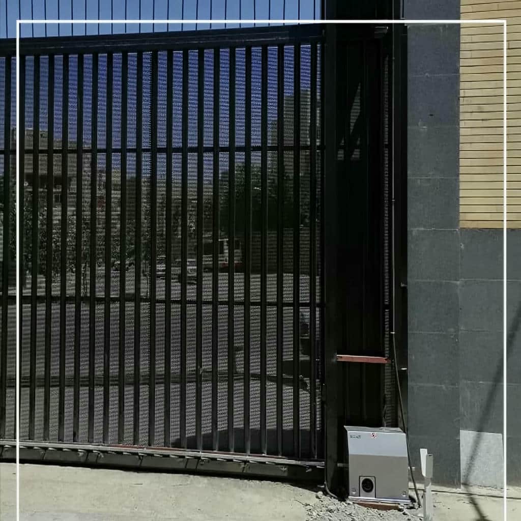 درب جک دار پارکینگ اتوماتیک با فریم فلزی هم راستا