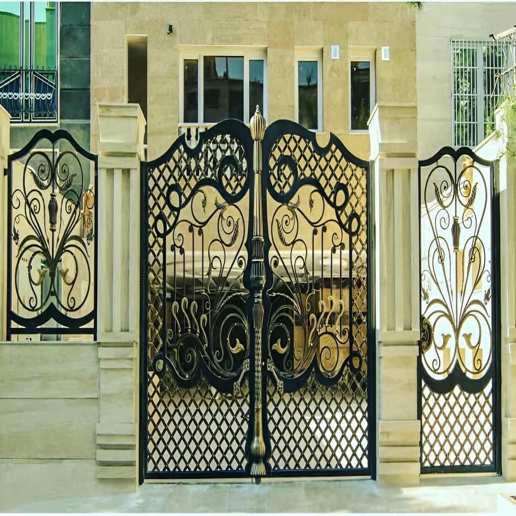 درب پارکینگ شاسی فلزی حیاط با برش منظم ورق