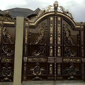 12 مدل درب دو لنگه حیاط کاربردی