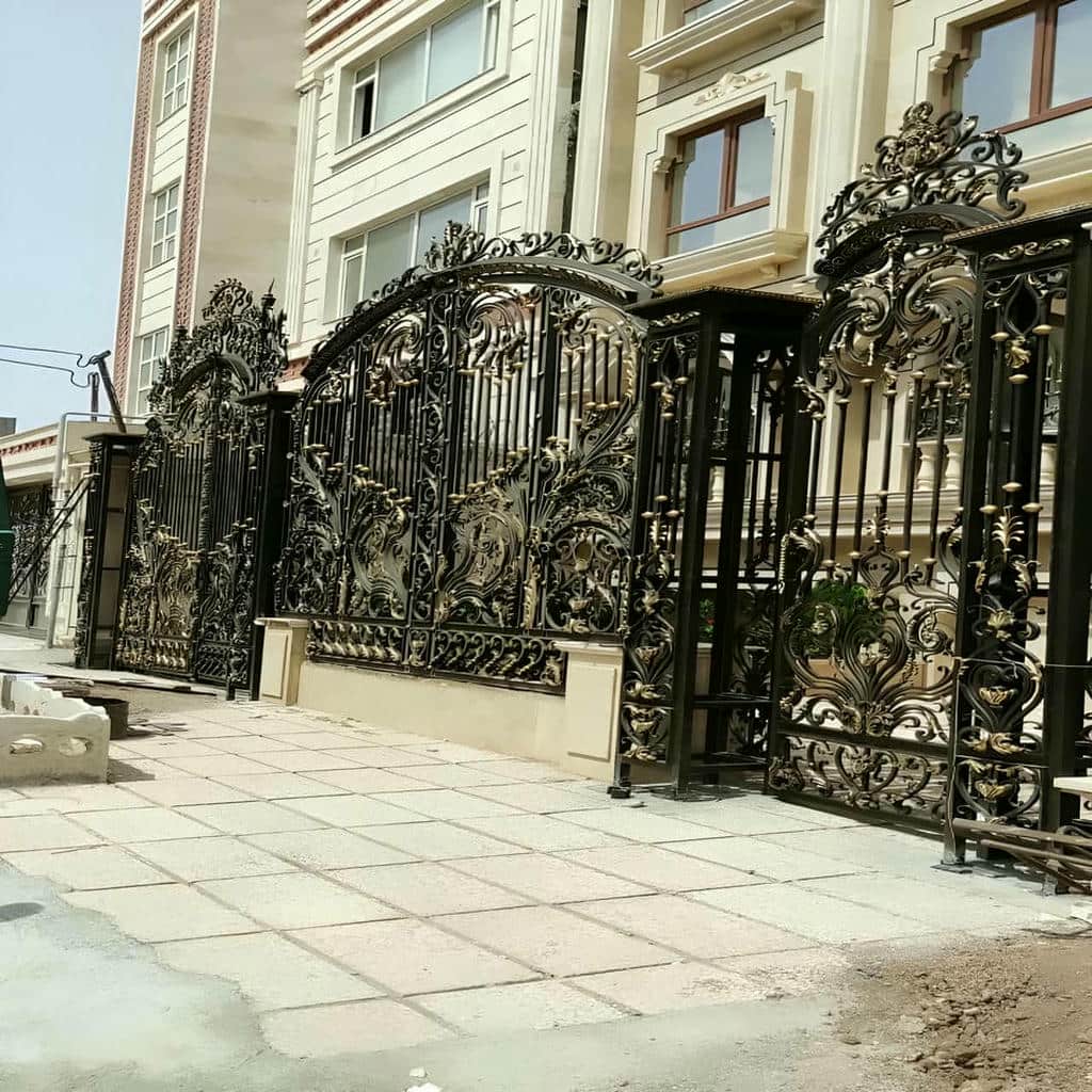 درب پارکینگ ویلایی ریلی با حرکت روان روی ریل