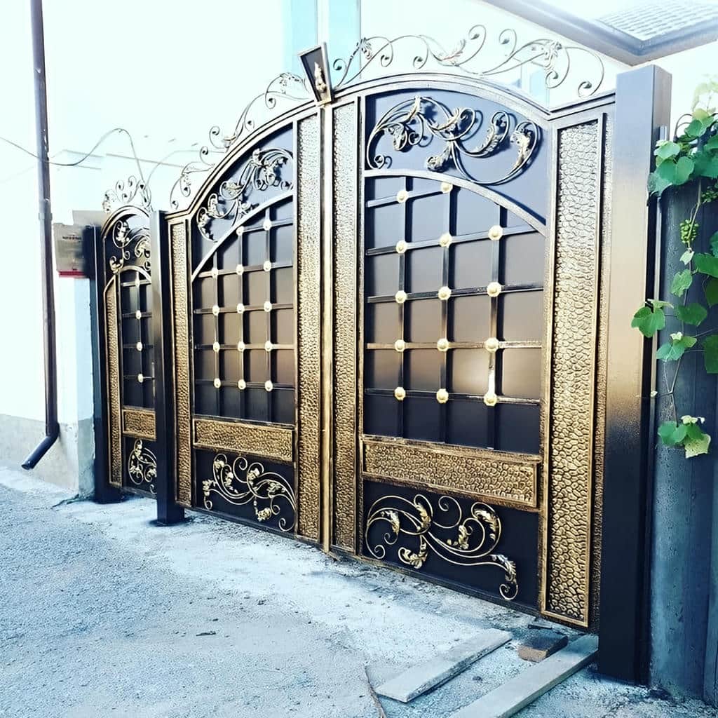 درب ویلایی ریلی با برش دقیق خطوط مدرن