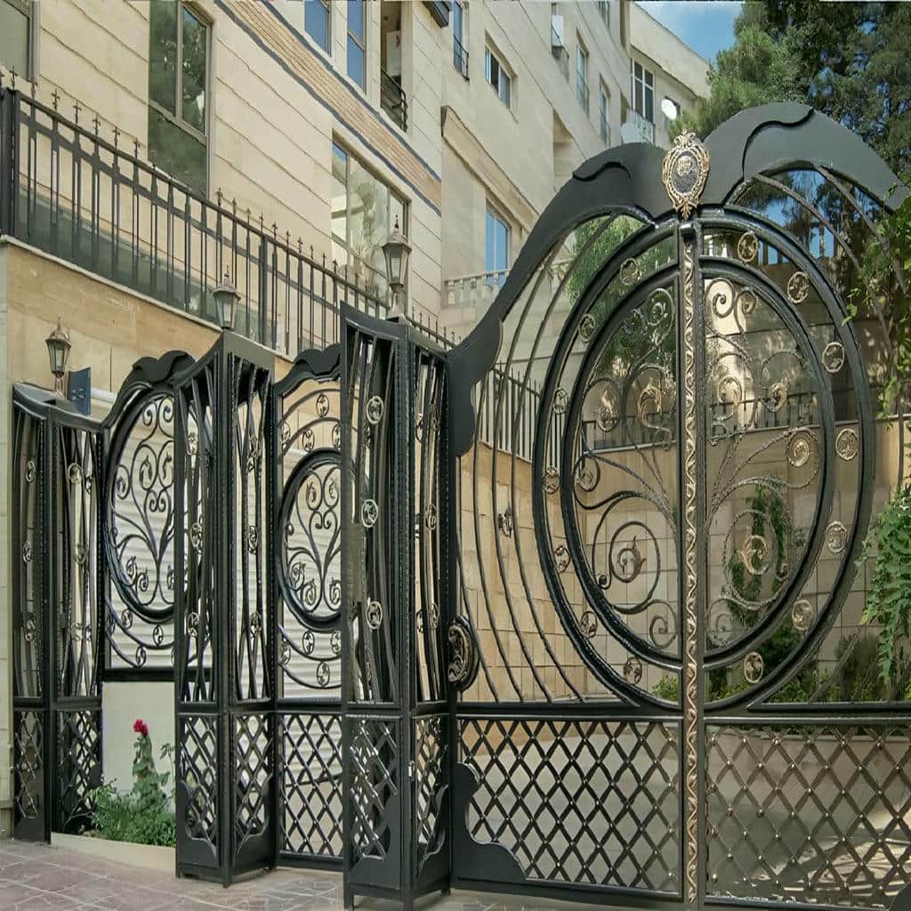 درب پارکینگ ساختمانی حیاط با برش منظم ورق آهنی
