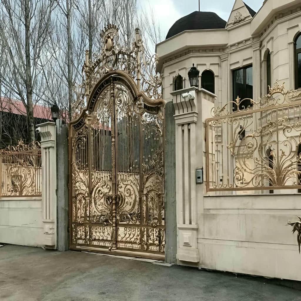 درب پارکینگ ساختمانی با پوشش ضد زنگ فضای باز