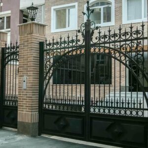 8 مدل درب پارکینگ حیاط کاربردی