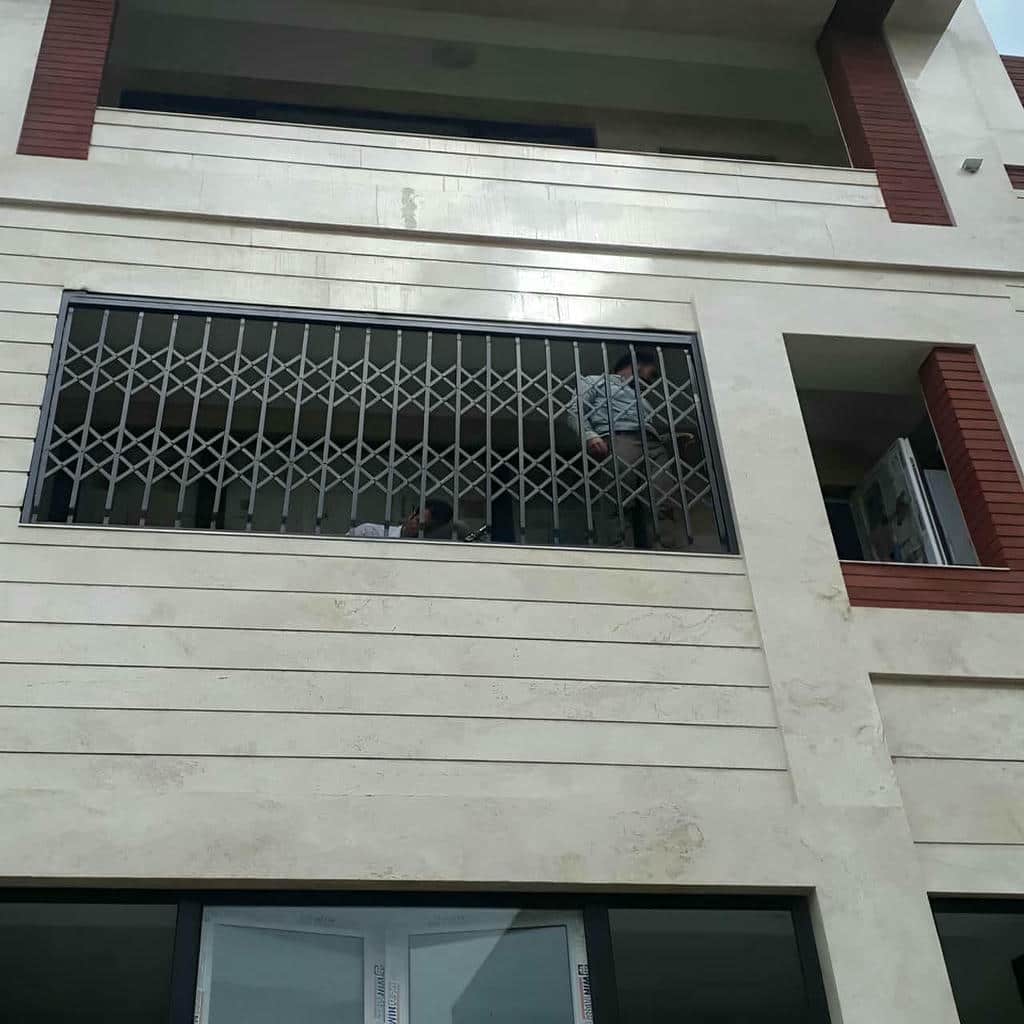 حفاظ پنجره ریلی بازشو سفارشی