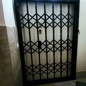 14 مدل درب آکاردئونی مشکی مناسب آپارتمان