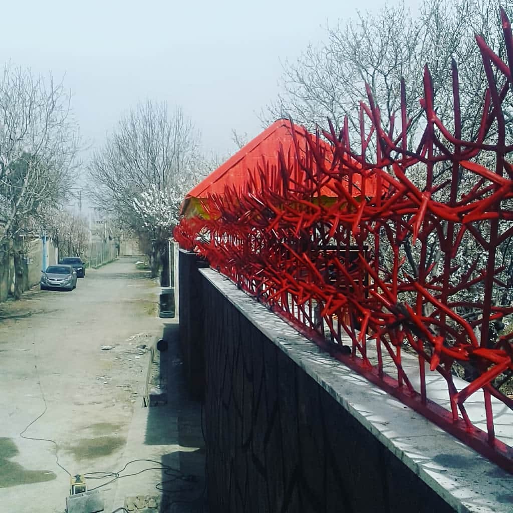 حفاظ آبشاری نصب شده روی دیوار پروژه سفارشی