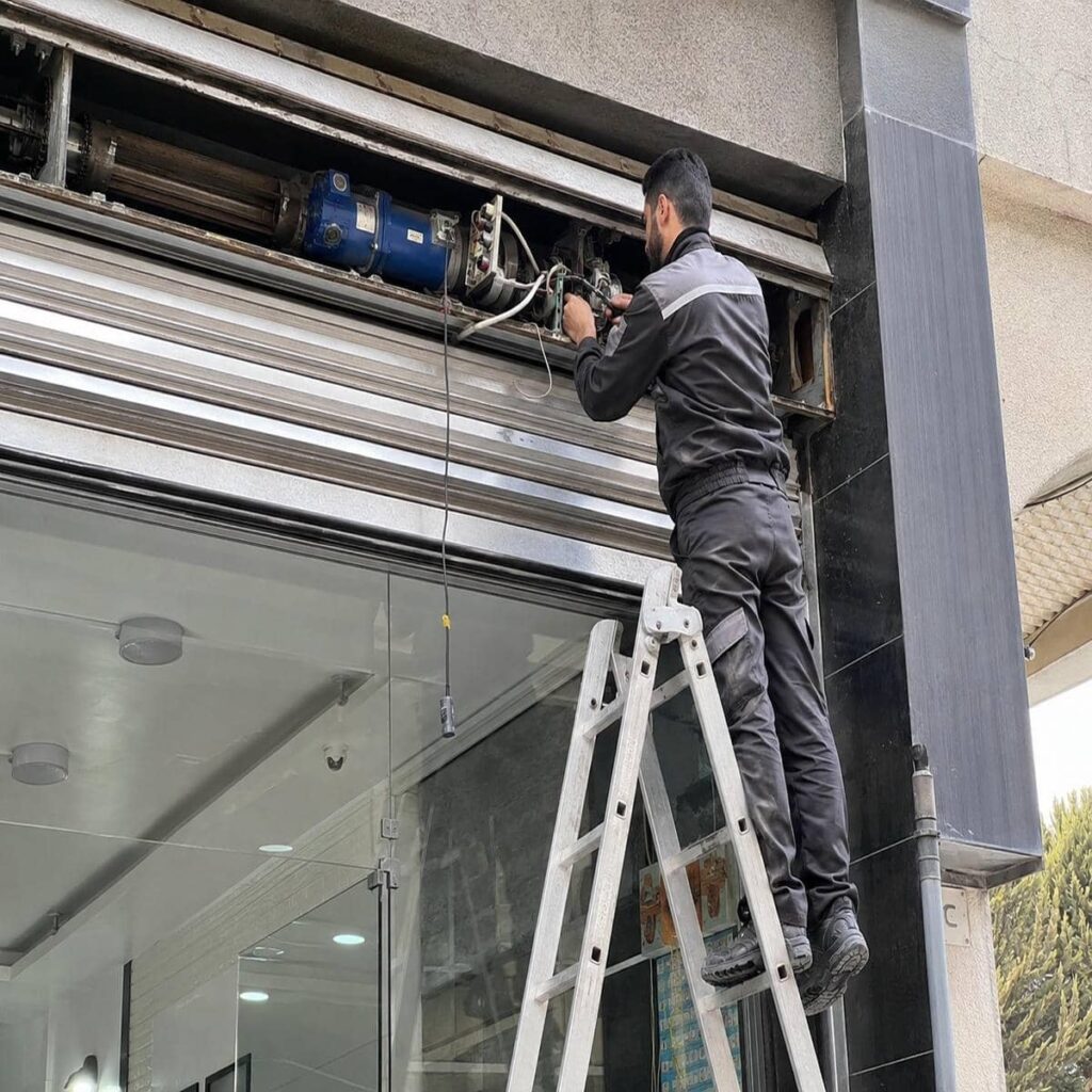 کرکره برقی در استان زنجان با نمای بسته برای حفظ حریم ساختمان