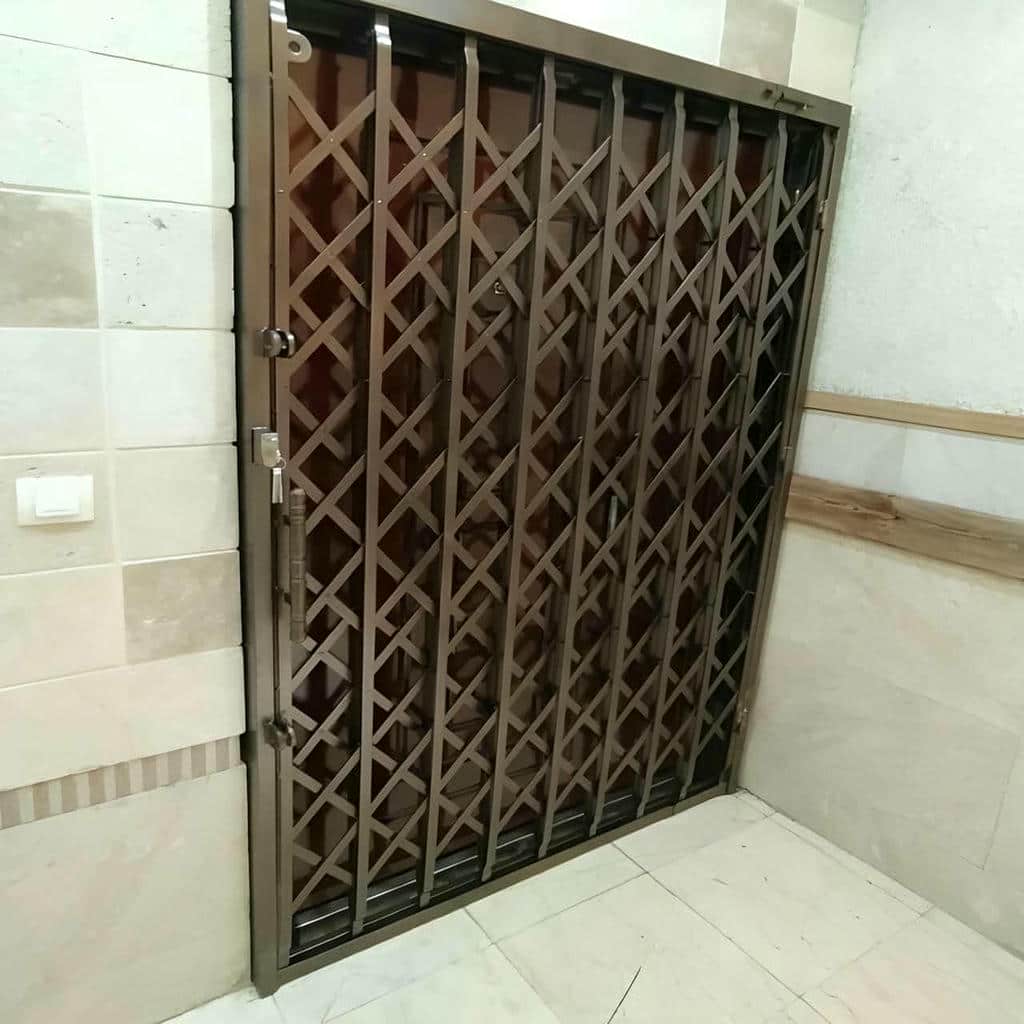 حفاظ آکاردئونی برای درب آپارتمانها