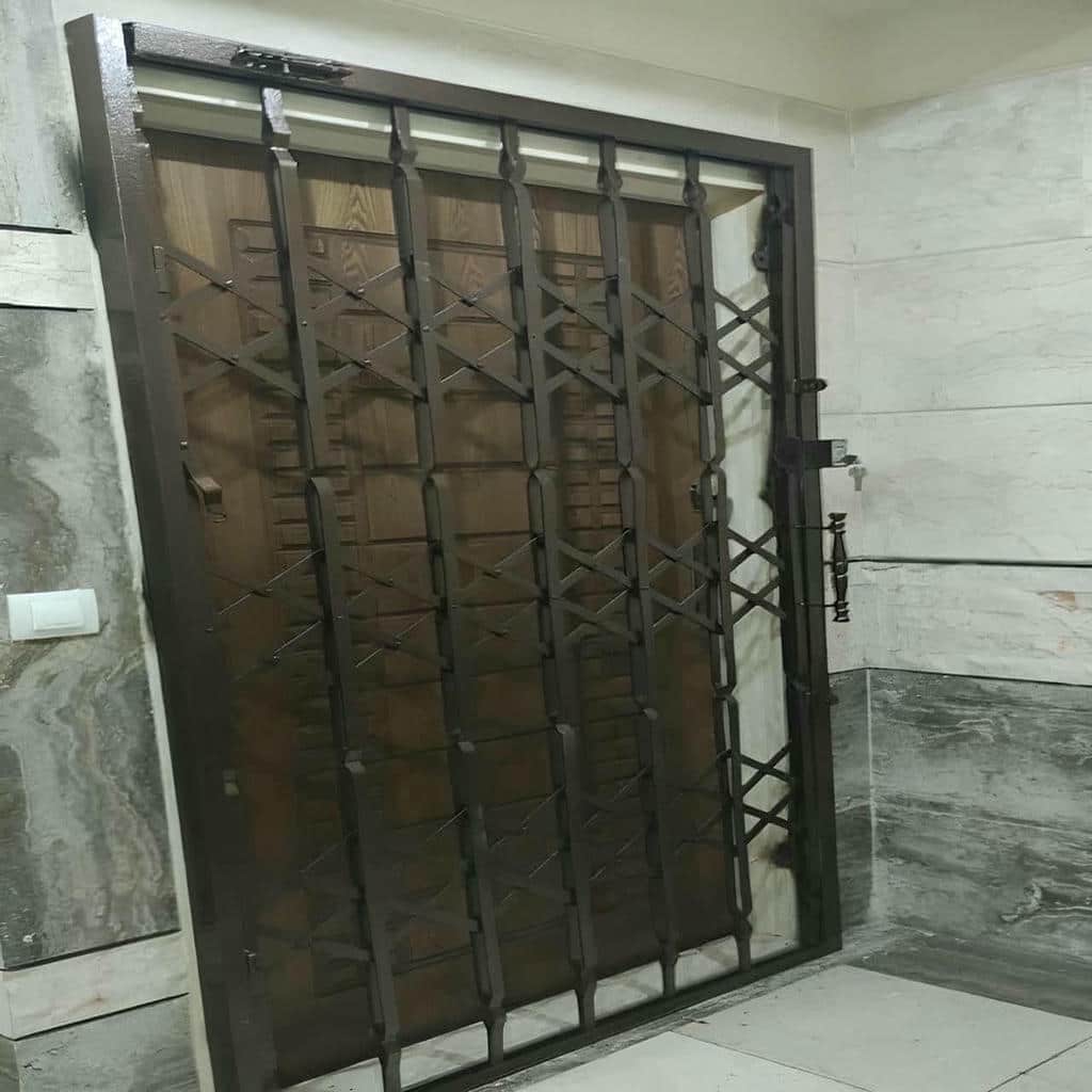 چگونگی انتخاب بهترین تولید کننده حفاظ درب آپارتمان