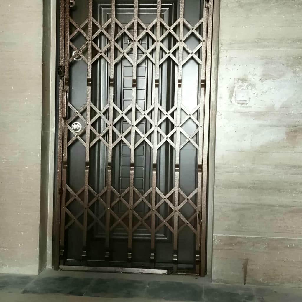 حفاظ درب آکاردئونی سفارشی متناسب با ابعاد چهارچوب در استان بوشهر