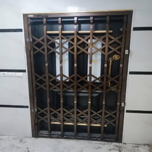 حفاظ درب آکاردئونی فلزی مشکی برای سفارش اینترنتی و ارسال در زنجان