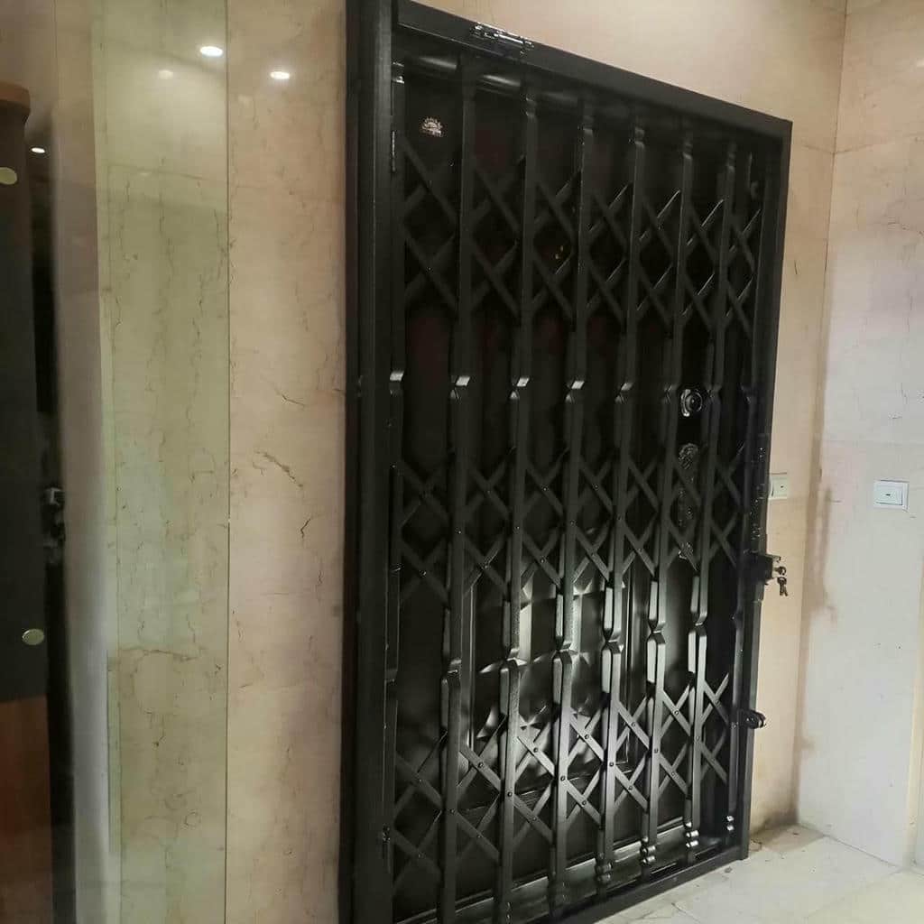 حفاظ درب آکاردئونی سفارشی متناسب با ابعاد چهارچوب در سنندج