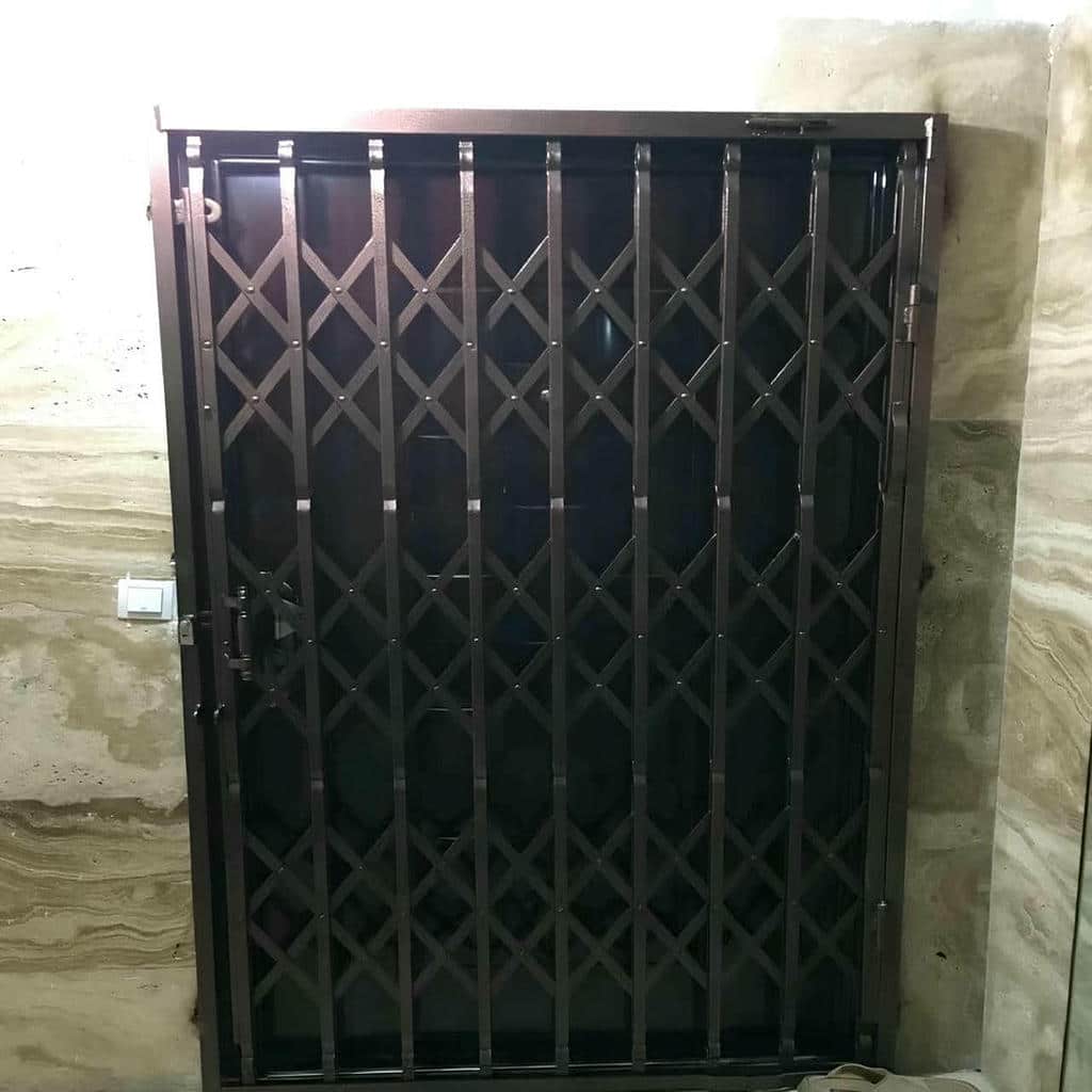 حفاظ درب آکاردئونی سفارشی متناسب با ابعاد چهارچوب در استان خراسان جنوبی