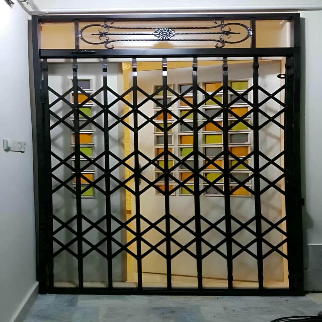 حفاظ ریلی درب در نمونه کار ورودی کلاسیک