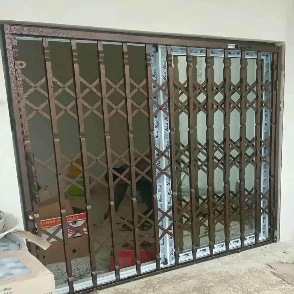 حفاظ متحرک در حال اندازه گیری دقیق دهانه ورودی