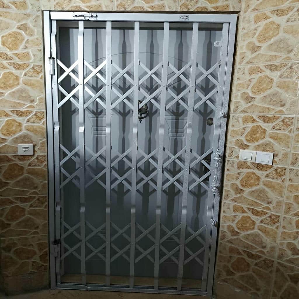 حفاظ درب آکاردئونی قفل دار برای کنترل دسترسی واحد مسکونی در شهرکرد