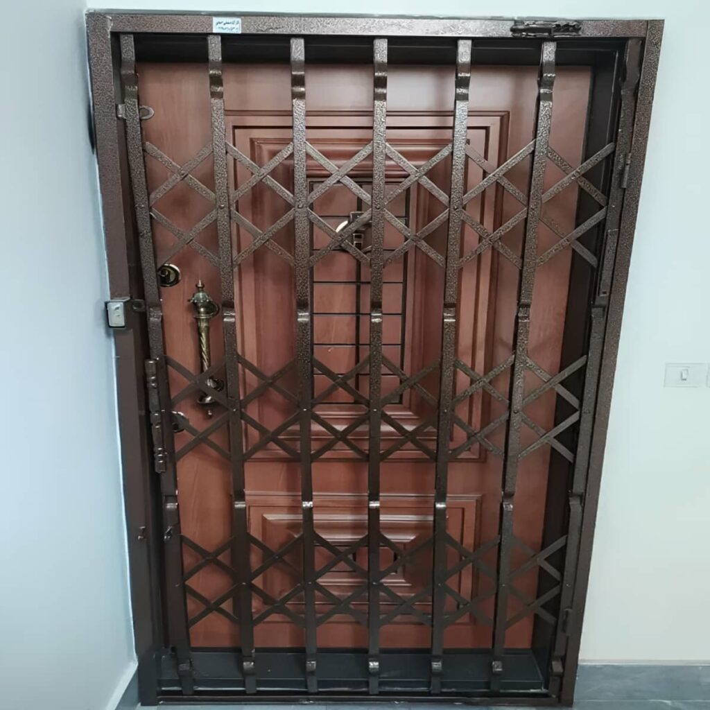 حفاظ درب آکاردئونی قفل دار برای کنترل دسترسی آپارتمان در رشت