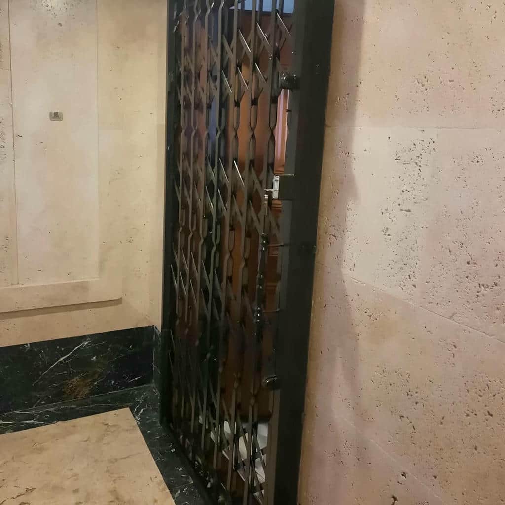 حفاظ درب ورودی در مرحله مشاوره پیش از سفارش سفارشی