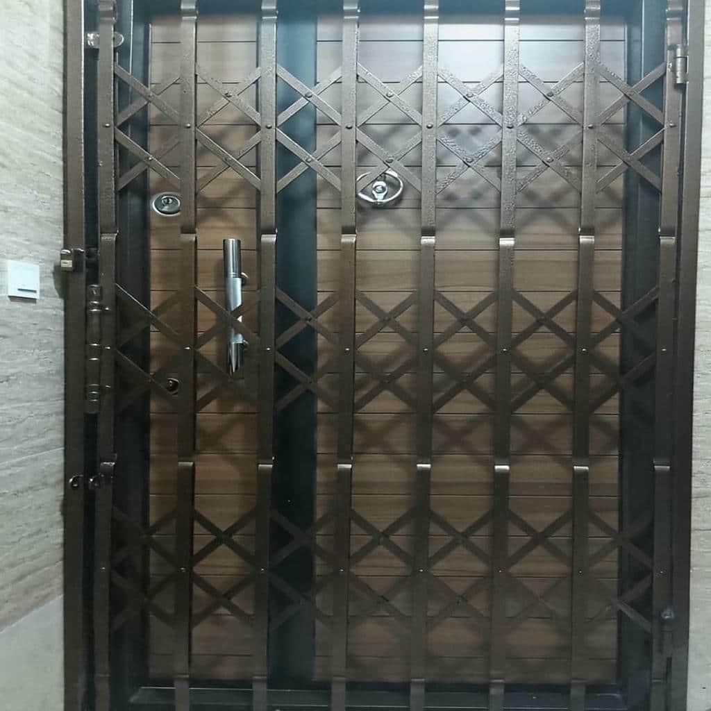 حفاظ درب آکاردئونی جمع شونده مناسب فضای پاگرد در استان قزوین