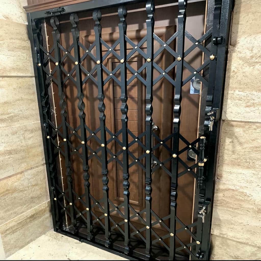 حفاظ درب آکاردئونی سفارشی متناسب با ابعاد چهارچوب در استان لرستان
