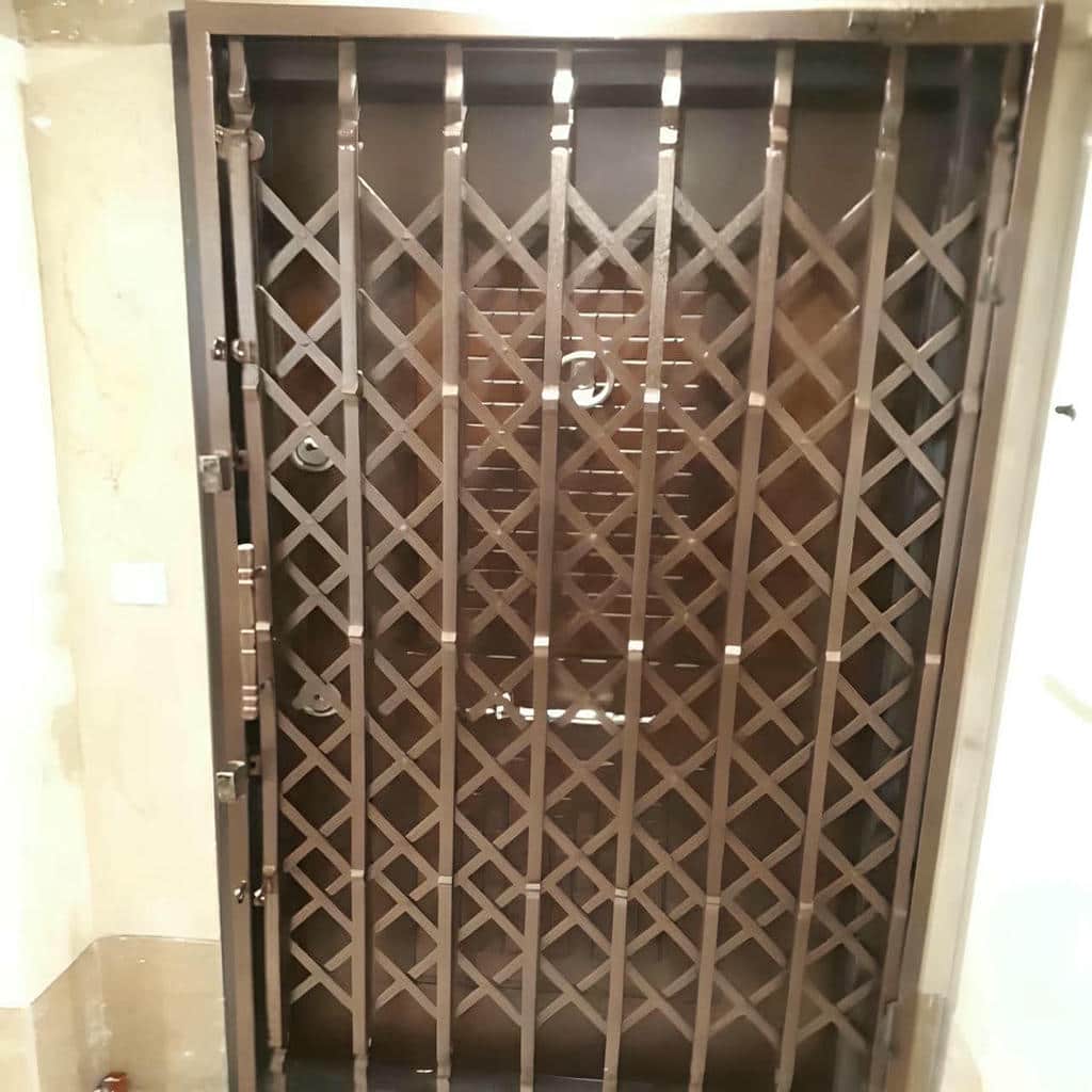 حفاظ درب آکاردئونی سفارشی متناسب با ابعاد چهارچوب در استان ایلام