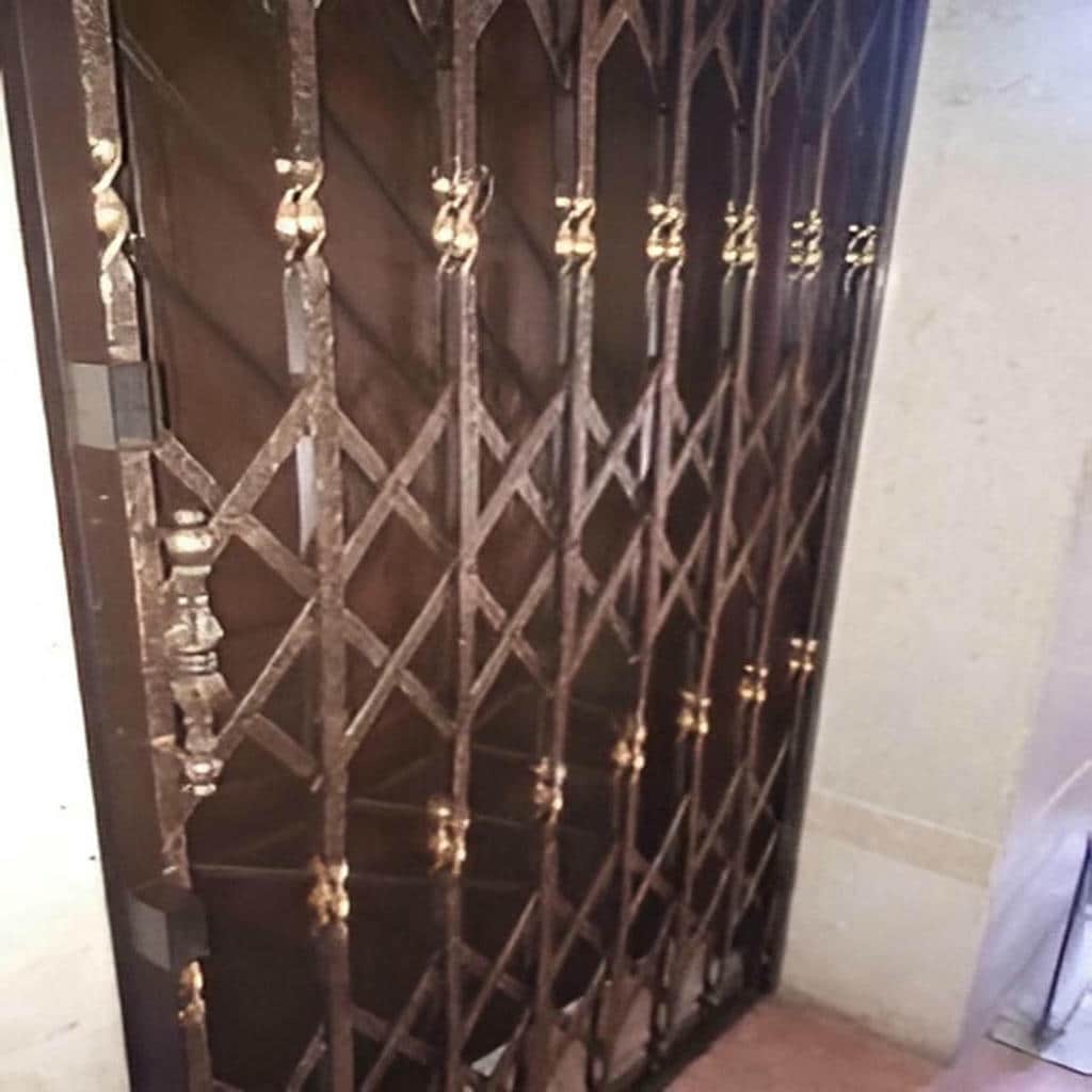 حفاظ درب ضد سرقت با نمونه متریال فلزی برای بررسی