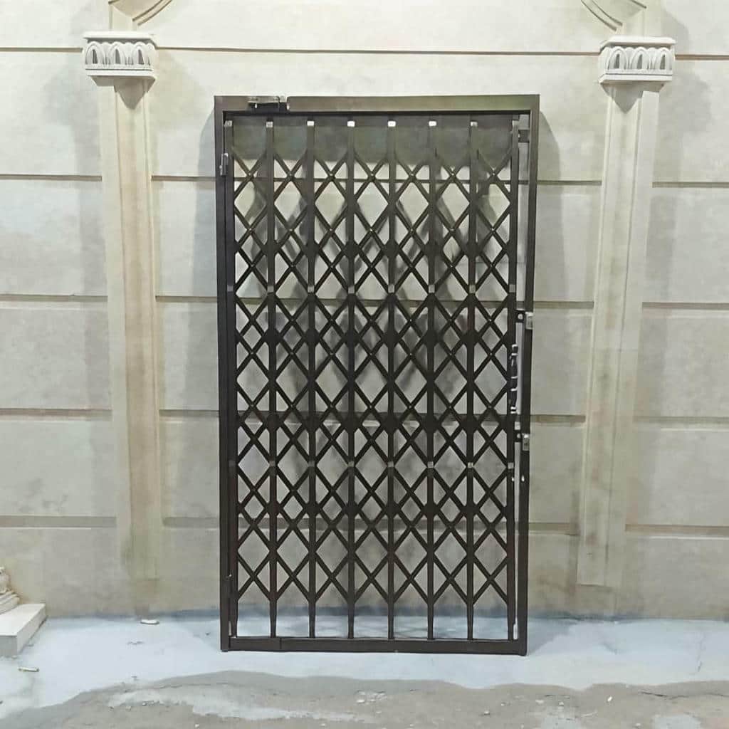 درب آکاردئونی با چهارچوب آماده اجرای اصولی