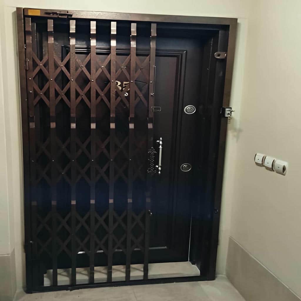 حفاظ متحرک با چهارچوب فلزی آماده نصب