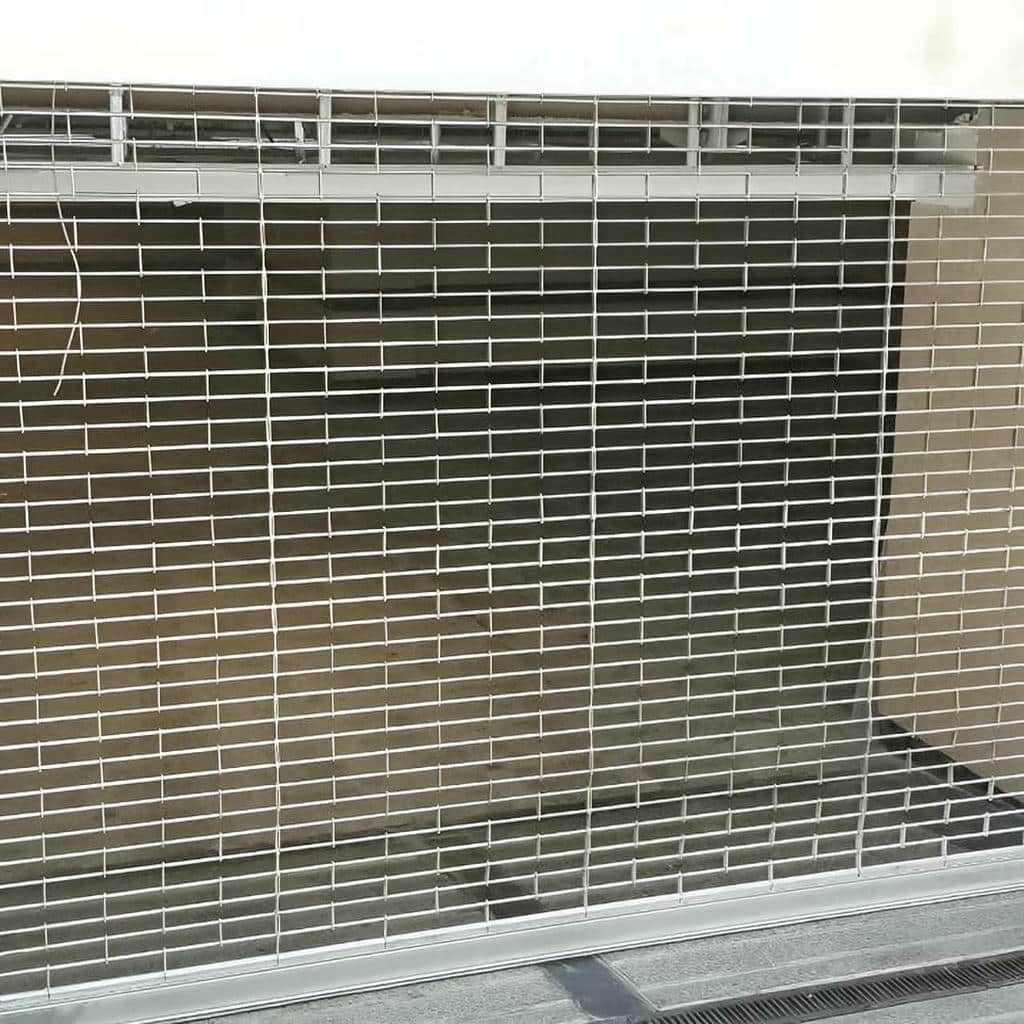 درب کرکره ای در نمونه کار نصب شده