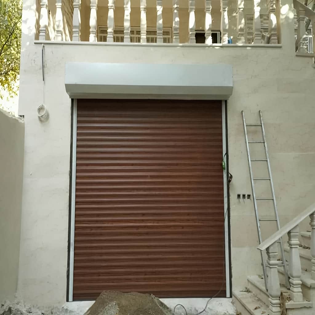 کرکره برقی در استان کرمانشاه در بازدید تخصصی برای بررسی ابعاد دهانه