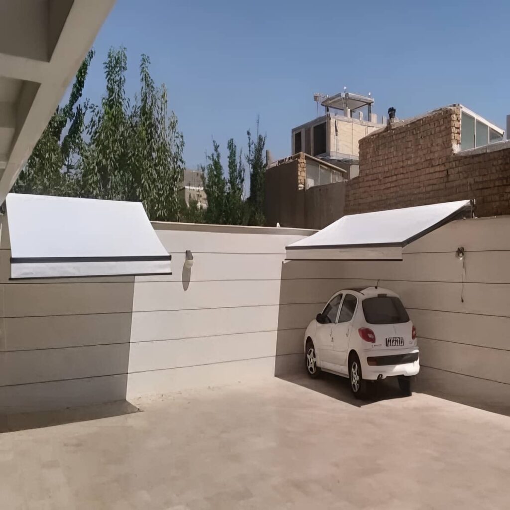 سایبان برقی تاشو اجرا شده در تراس آپارتمان