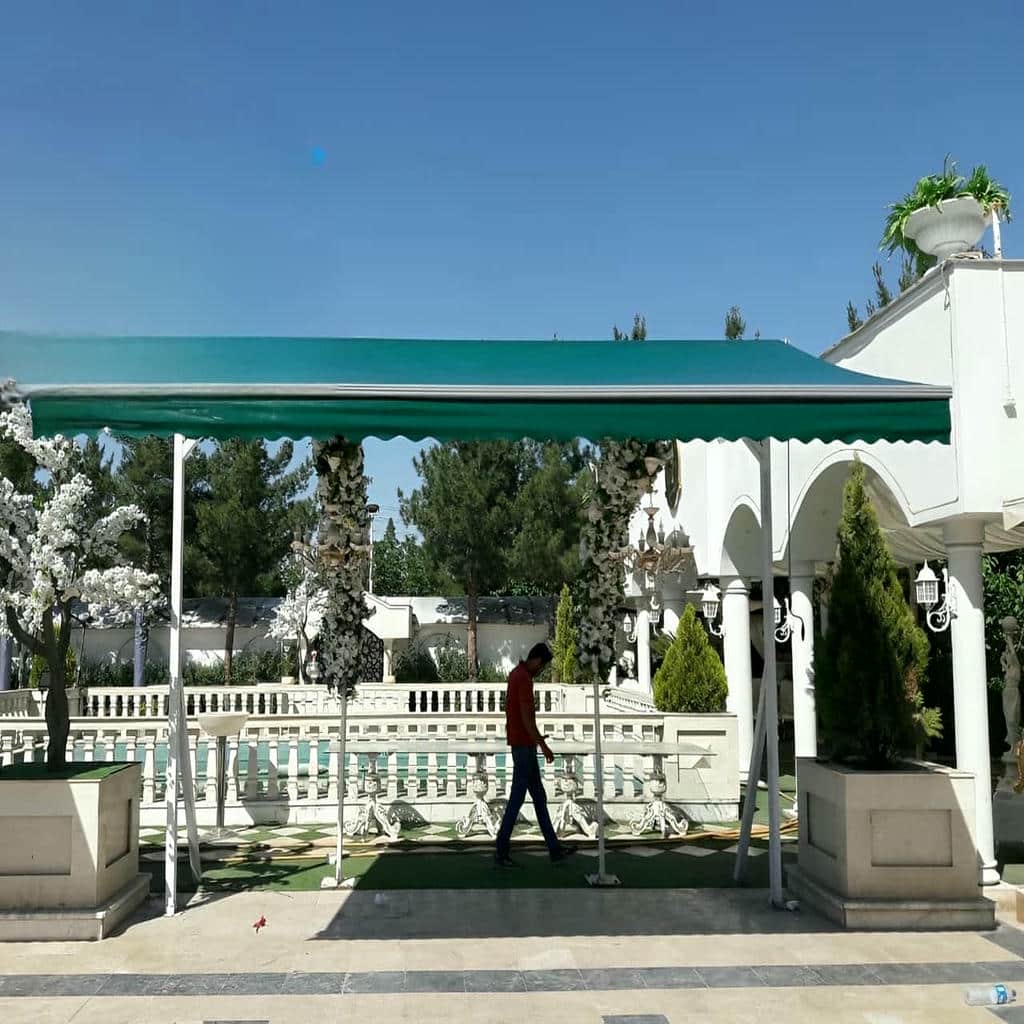 سایبان اتوماتیک نصب شده برای مقاومت در برابر آفتاب