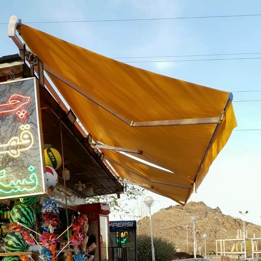 سایبان برقی با پارچه مناسب برای تابش مستقیم در اصفهان