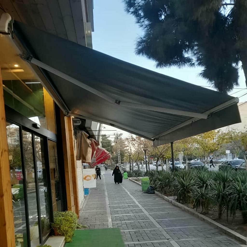 سایبان برقی هنگام بازدید و اندازه گیری تخصصی در استان کرمانشاه